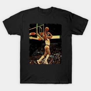 Larry Nance - Vintage Design Of Basketball T-Shirt